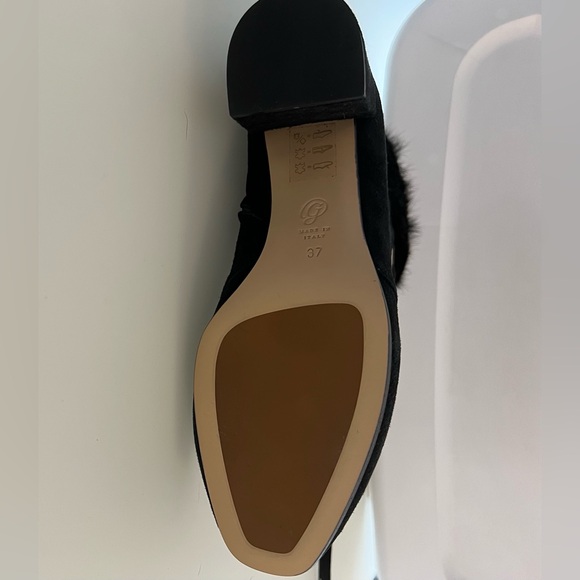 M. Gemi black suede boots with fur trim, size 7. Never worn, pristine condition. - Picture 6 of 7